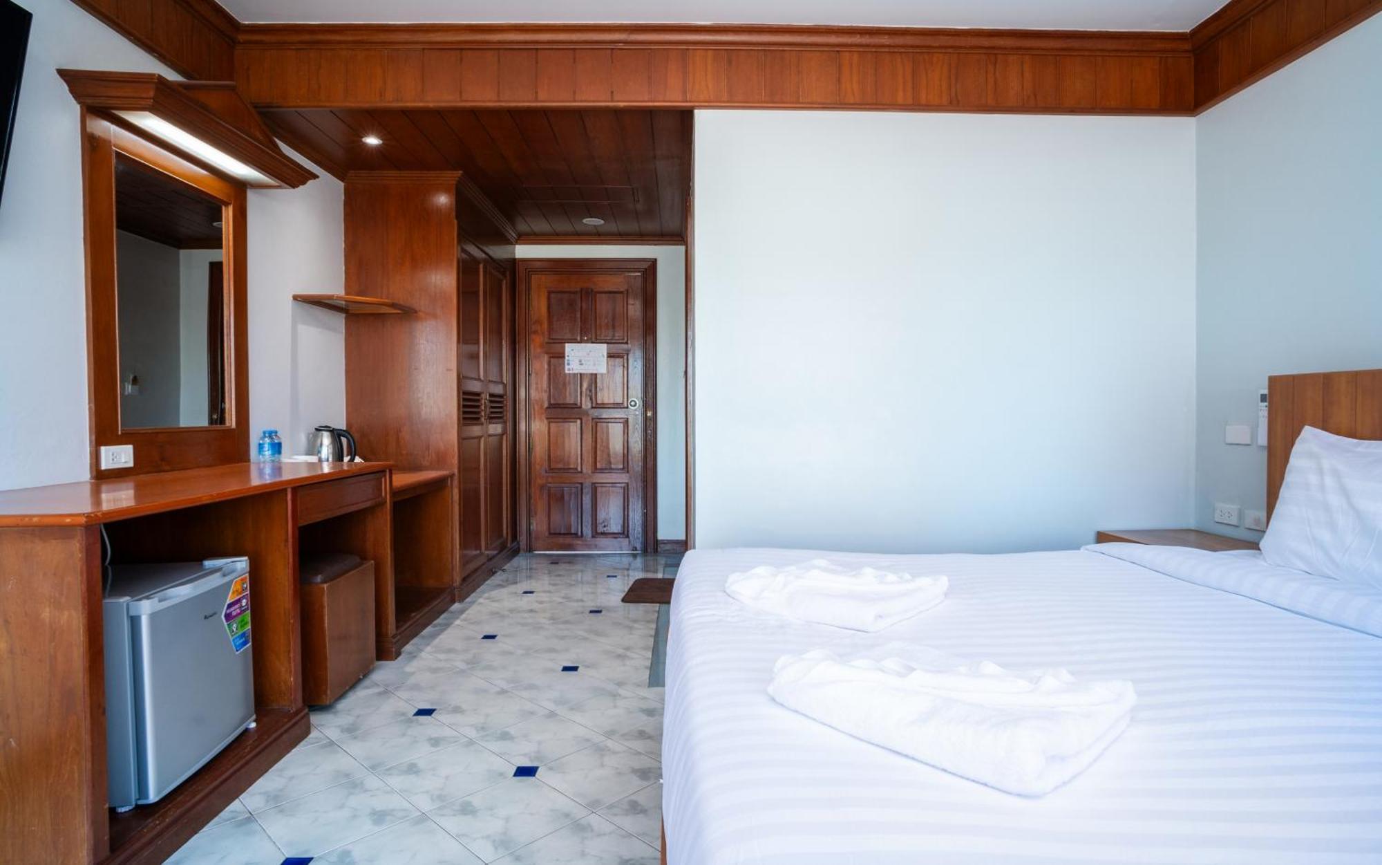 Gp House Phuket Patong Beach מראה חיצוני תמונה