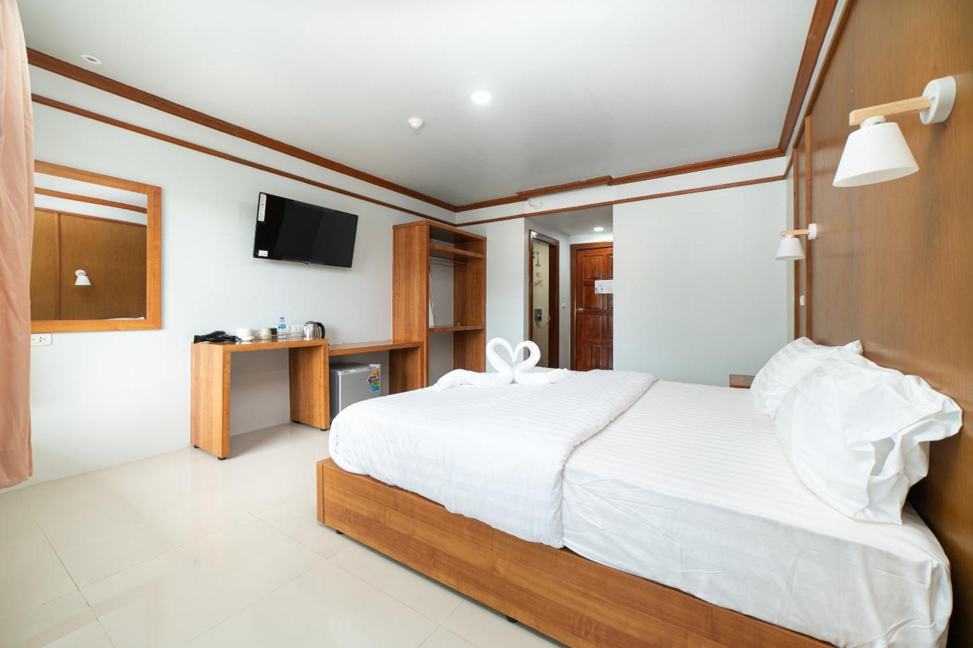 Gp House Phuket Patong Beach מראה חיצוני תמונה